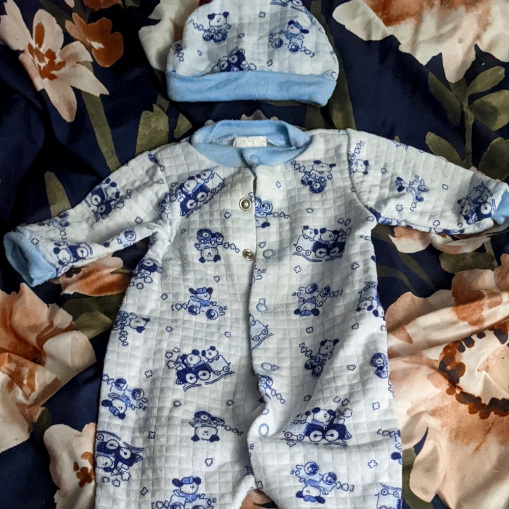 Sweet Treasures Vintage footed pajamas w/matching hat